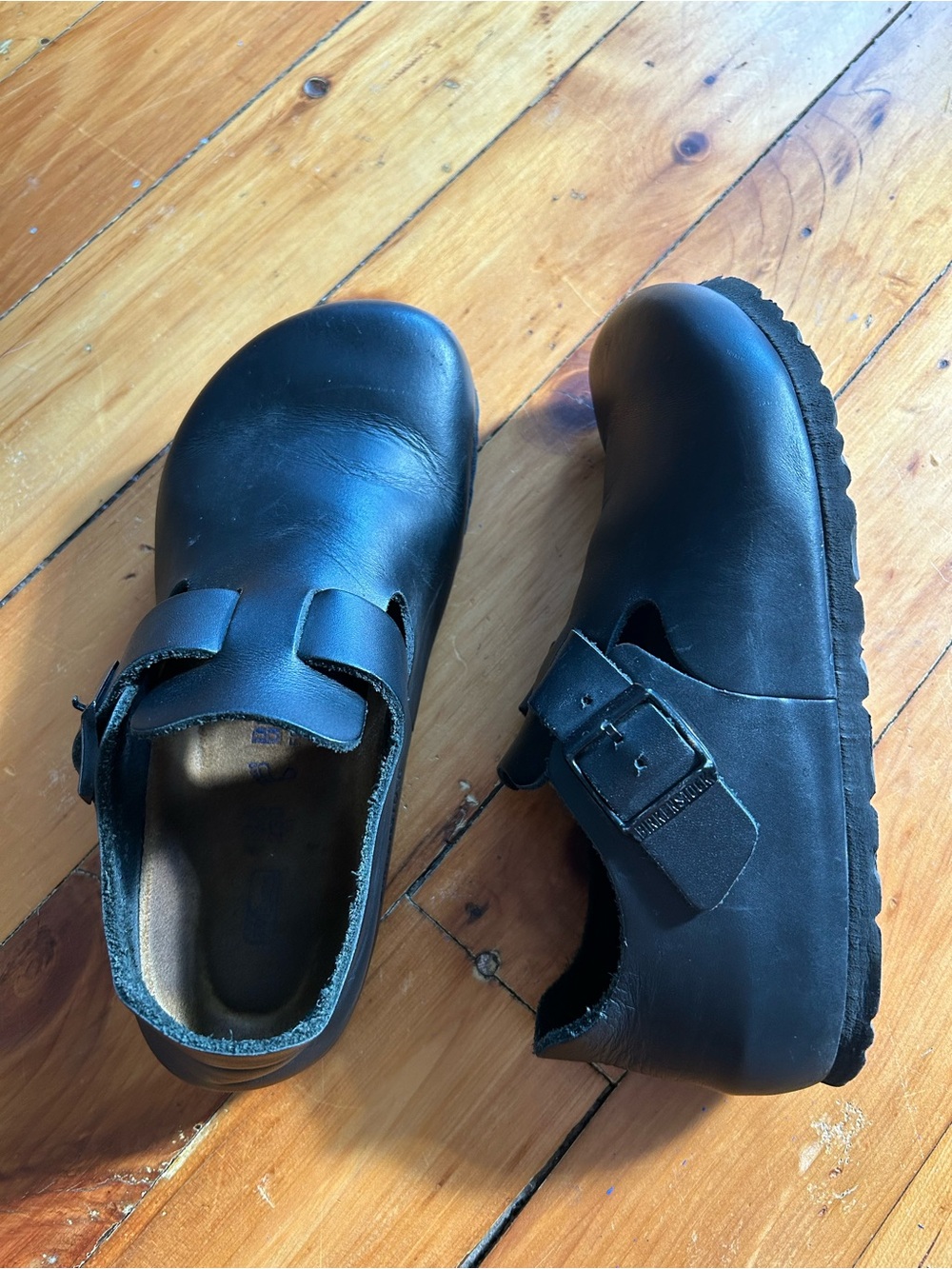 Birkenstock London clogs in black leather 36